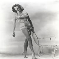Jane Russell postavio je u svilu jednoj kupaćim kostima s desnim nogom naprijed Ispis